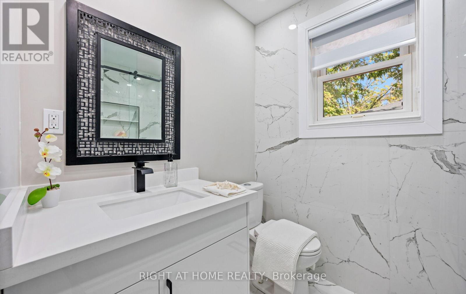 1395 Niels Avenue, Burlington, Ontario  L7P 2E6 - Photo 22 - W12868964