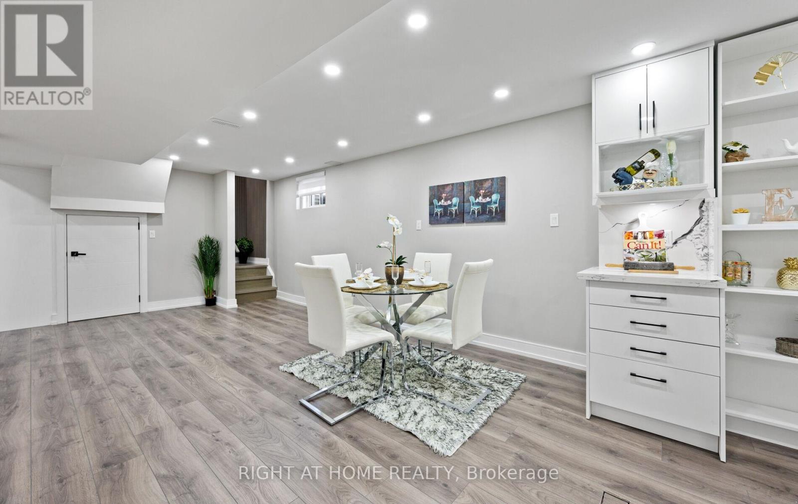 1395 Niels Avenue, Burlington, Ontario  L7P 2E6 - Photo 33 - W12868964