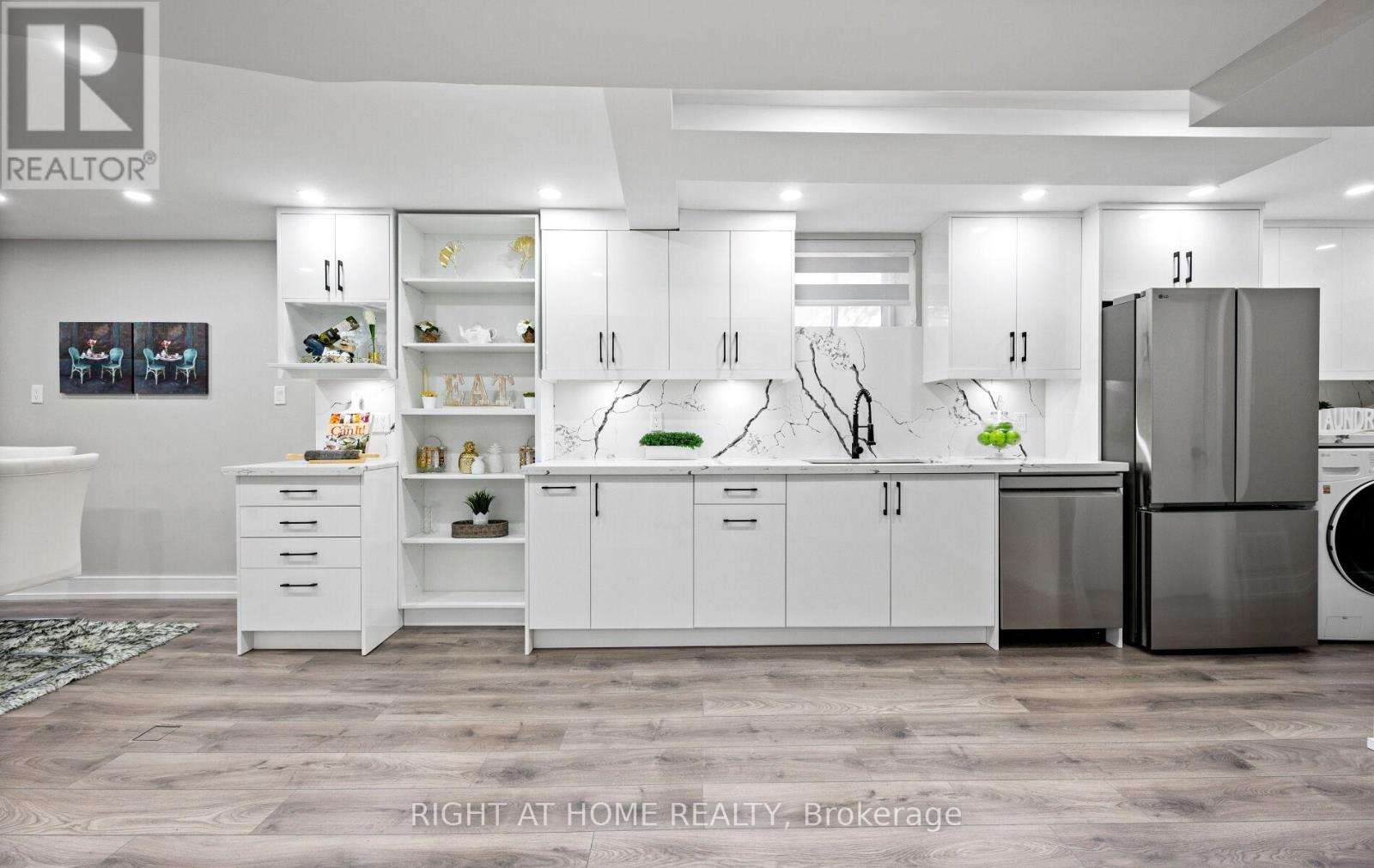 1395 Niels Avenue, Burlington, Ontario  L7P 2E6 - Photo 35 - W12868964