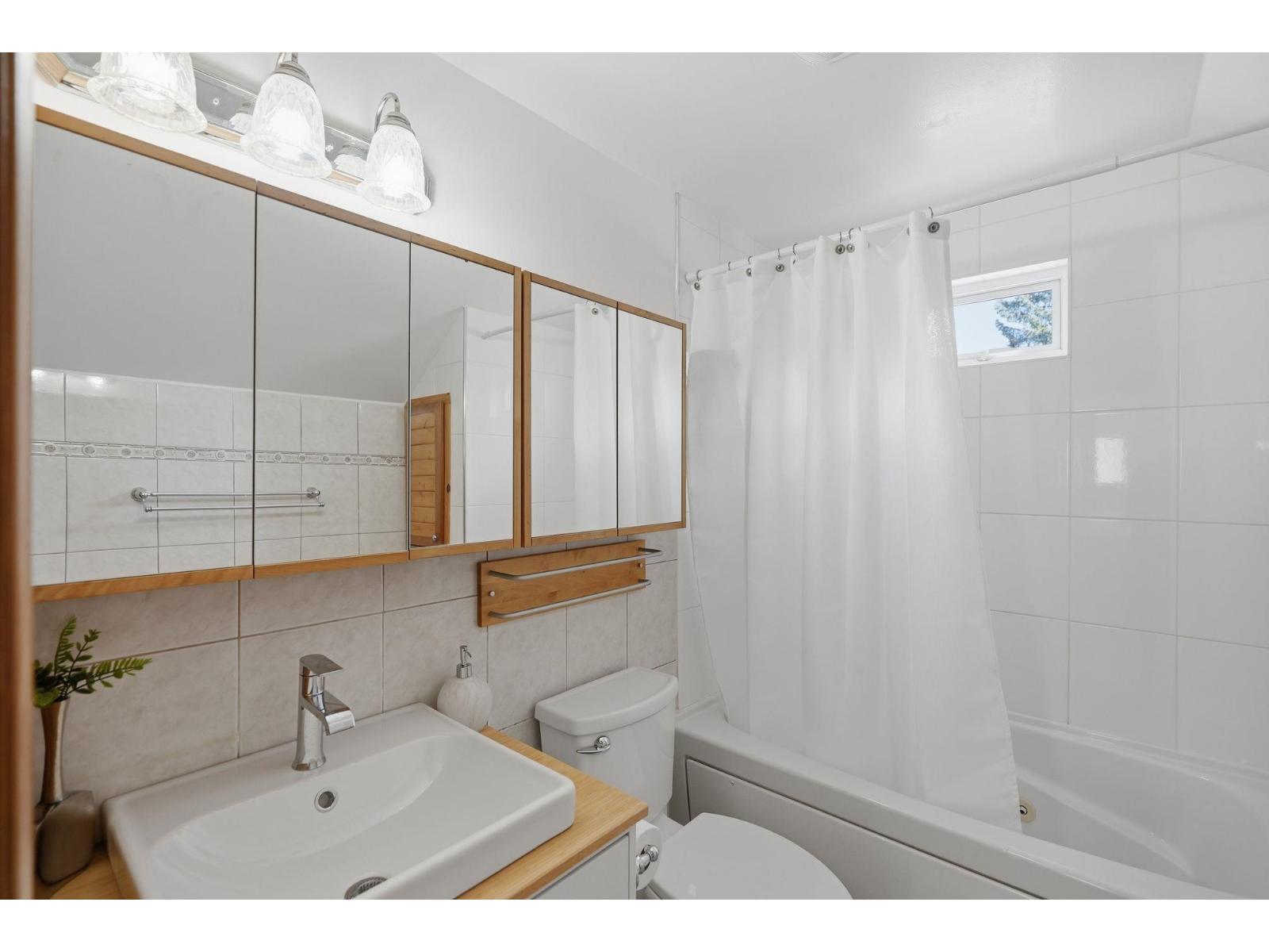 11262 Glenbrook Place, Delta, British Columbia  V4C 7N5 - Photo 10 - R3098315