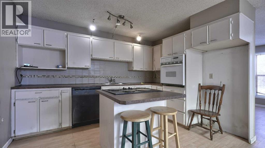 7814 21 Street Se, Calgary, Alberta  T2C 1Y7 - Photo 8 - A2287800