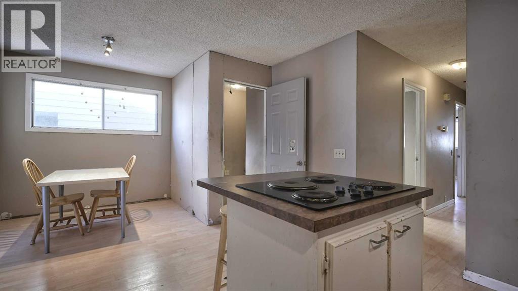 7814 21 Street Se, Calgary, Alberta  T2C 1Y7 - Photo 9 - A2287800