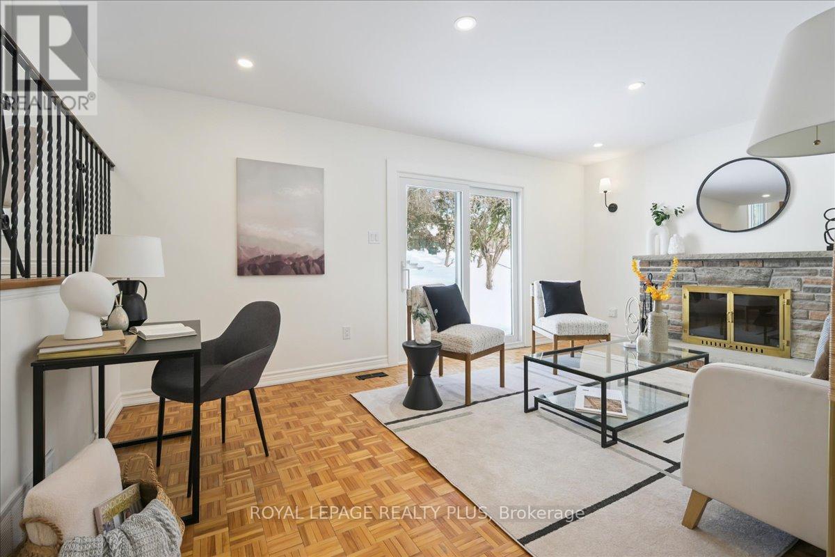 3655 Burnbrae Drive, Mississauga, Ontario  L5C 2R6 - Photo 10 - W12739286