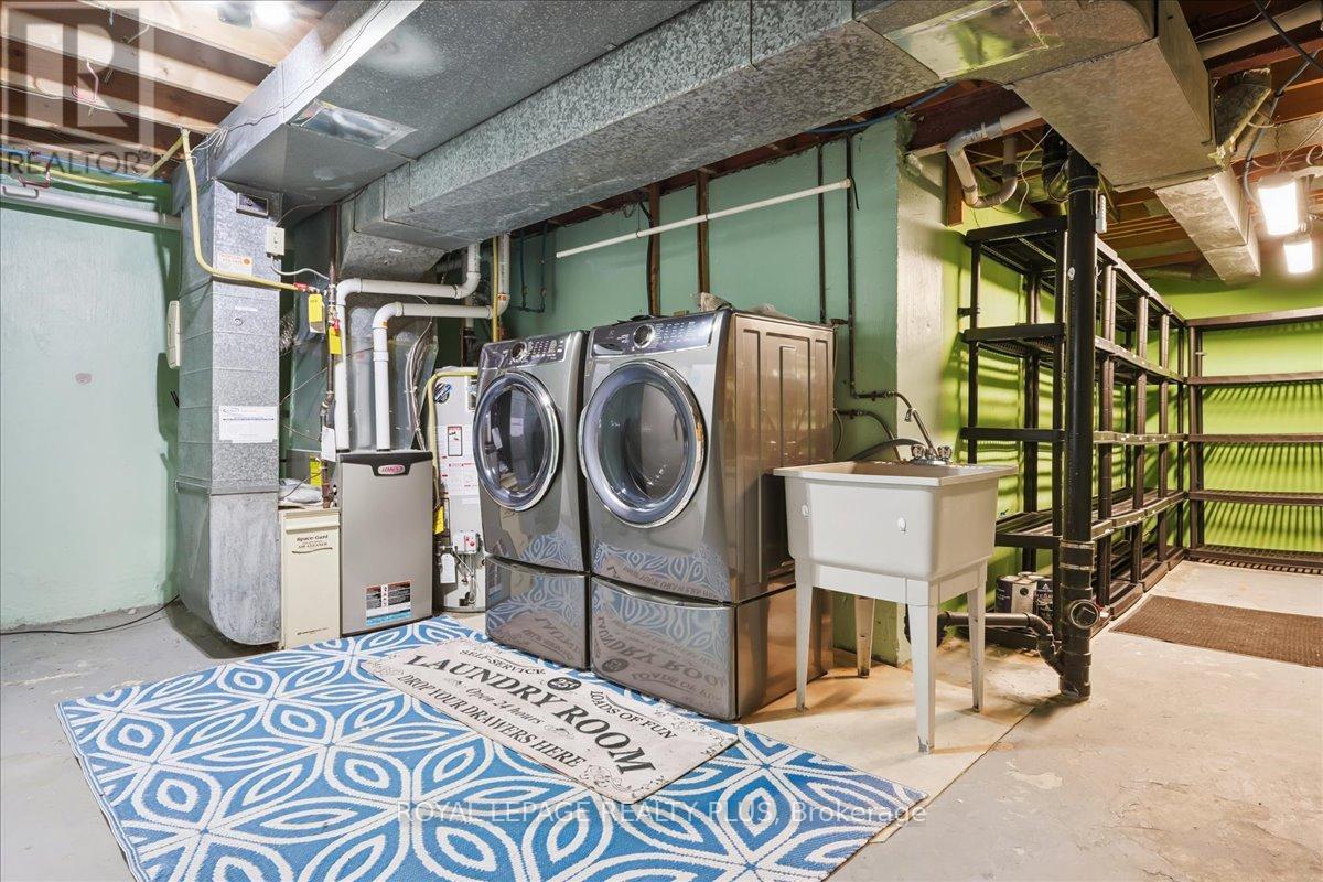 3655 Burnbrae Drive, Mississauga, Ontario  L5C 2R6 - Photo 26 - W12739286