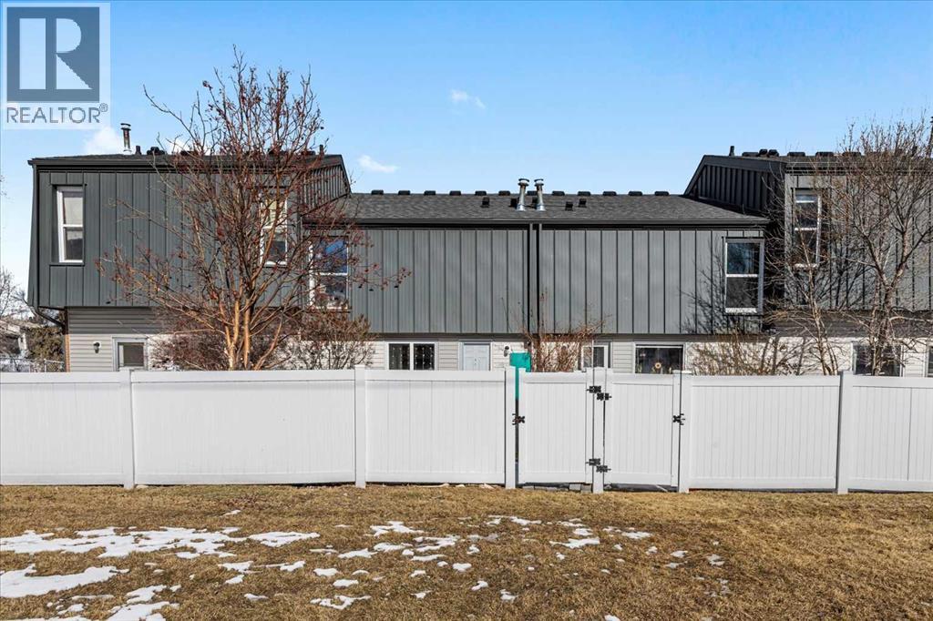 118 Brae Glen Lane Sw, Calgary, Alberta  T2W 1B6 - Photo 34 - A2290345