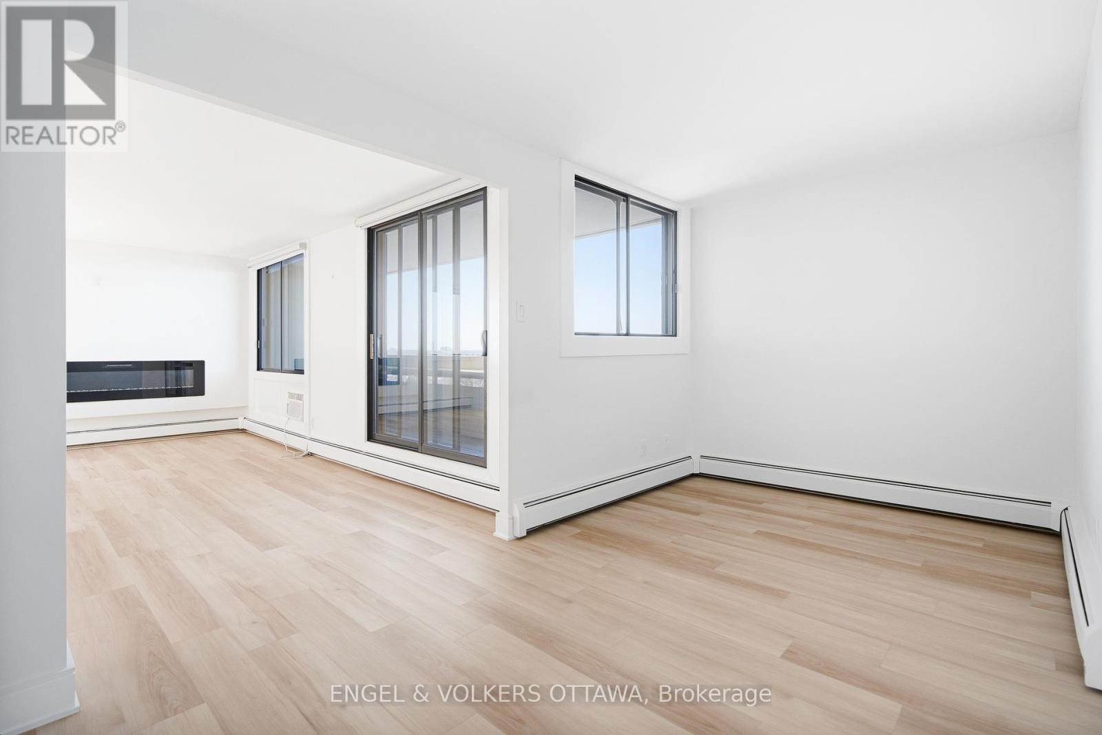 1504 - 415 Greenview Avenue, Ottawa, Ontario  K2B 8G5 - Photo 13 - X12869012