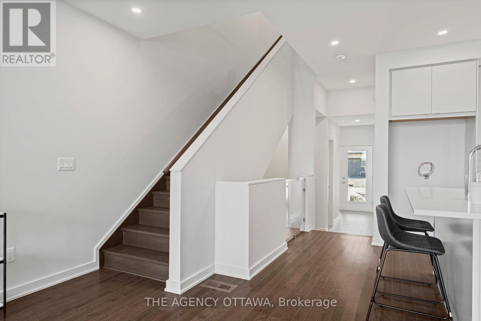 267 Apricot Street, Ottawa, Ontario  K1X 0K1 - Photo 17 - X12869024