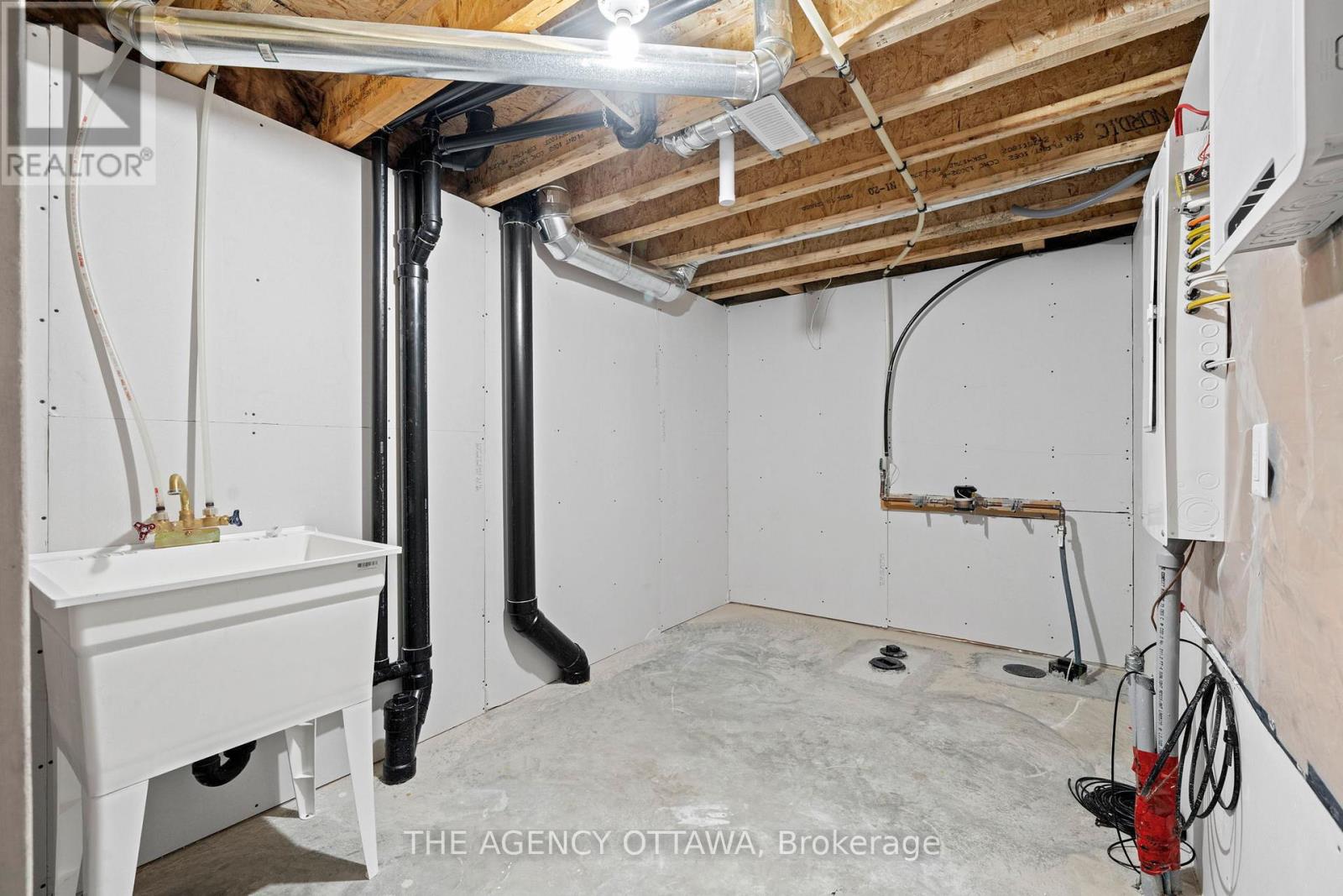 267 Apricot Street, Ottawa, Ontario  K1X 0K1 - Photo 36 - X12869024