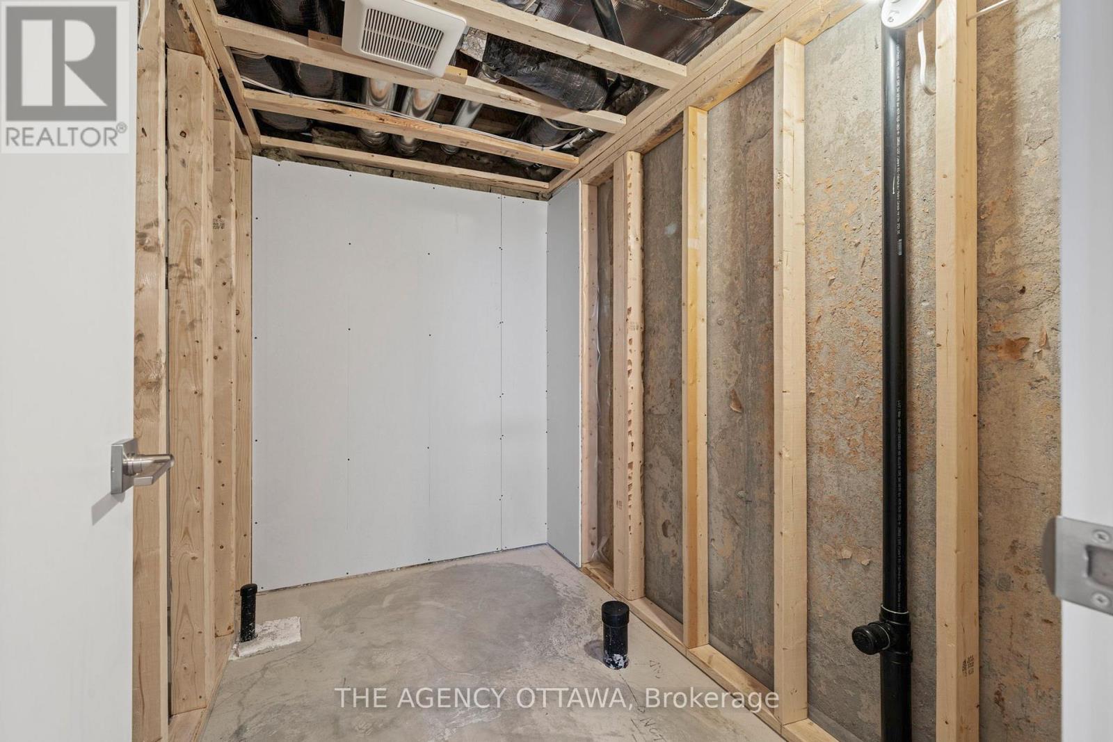 267 Apricot Street, Ottawa, Ontario  K1X 0K1 - Photo 37 - X12869024