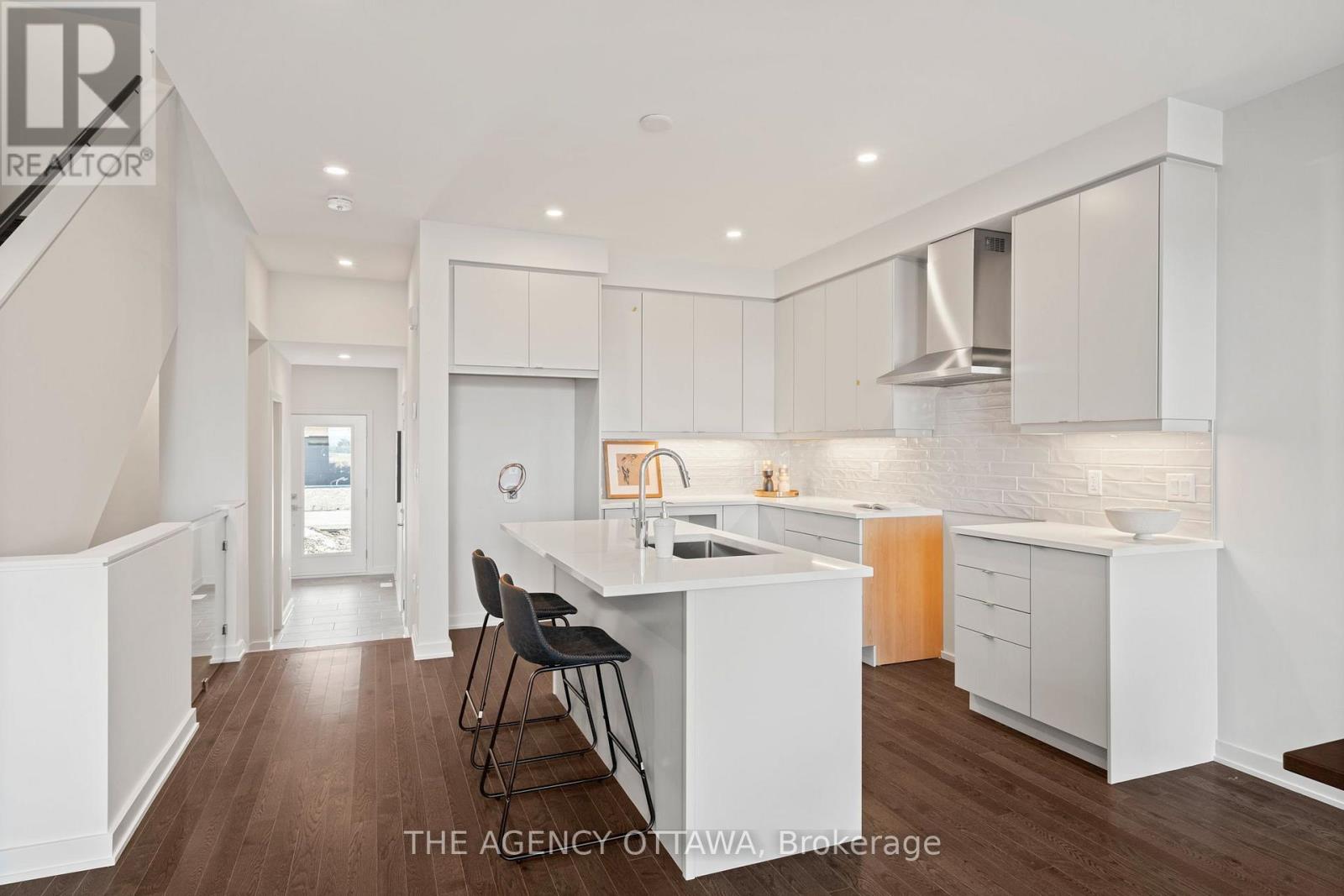 267 Apricot Street, Ottawa, Ontario  K1X 0K1 - Photo 9 - X12869024