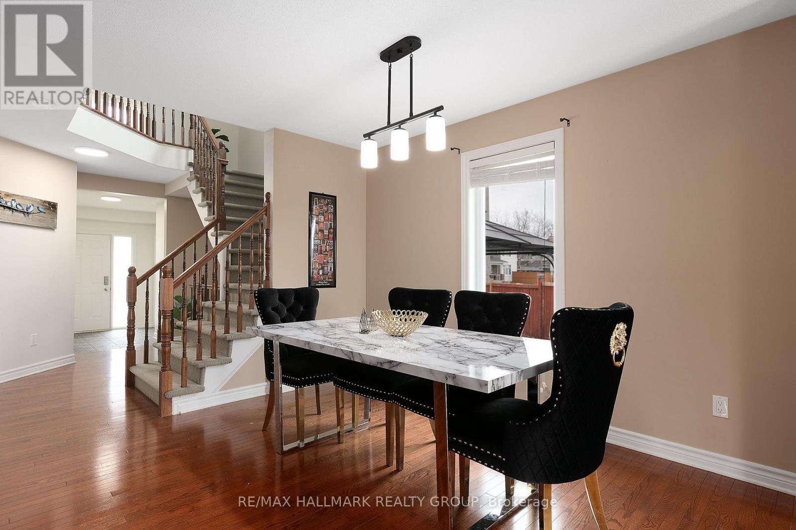 4120 Kelly Farm Drive, Ottawa, Ontario  K1T 4J2 - Photo 4 - X12869032