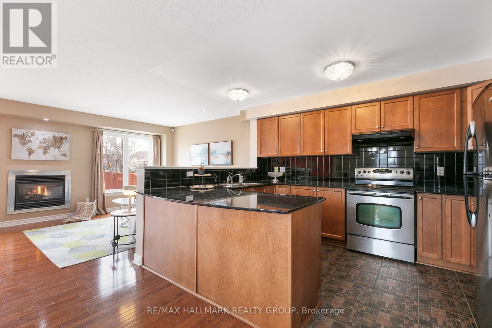 4120 Kelly Farm Drive, Ottawa, Ontario  K1T 4J2 - Photo 5 - X12869032