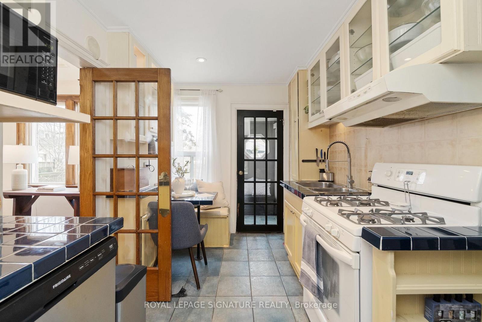 32 Kerr Road, Toronto, Ontario  M4L 1K4 - Photo 13 - E12869006