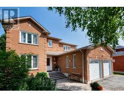 56 NELSON CIRCLE, Newmarket, Ontario