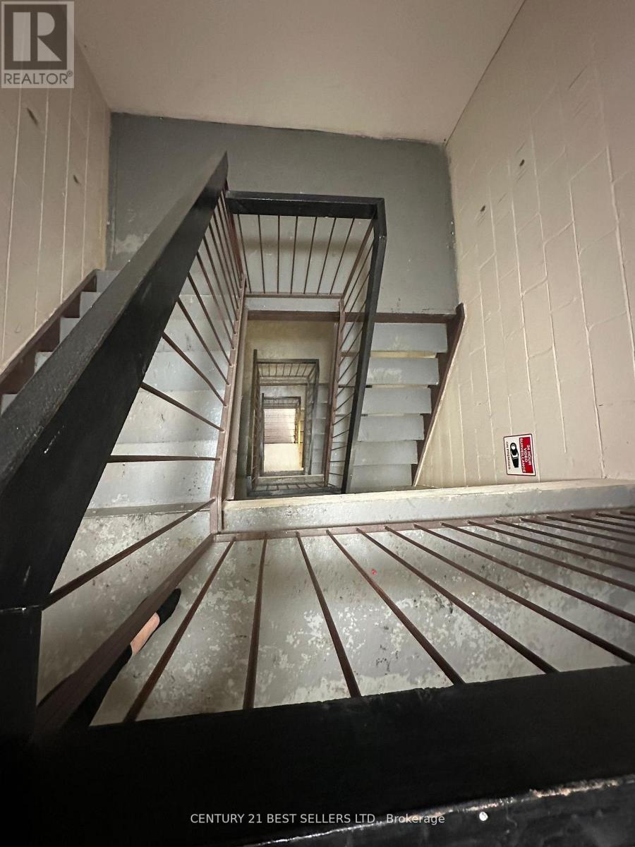 44 Central Avenue E, Brockville, Ontario  K6V 1W6 - Photo 6 - X12835398