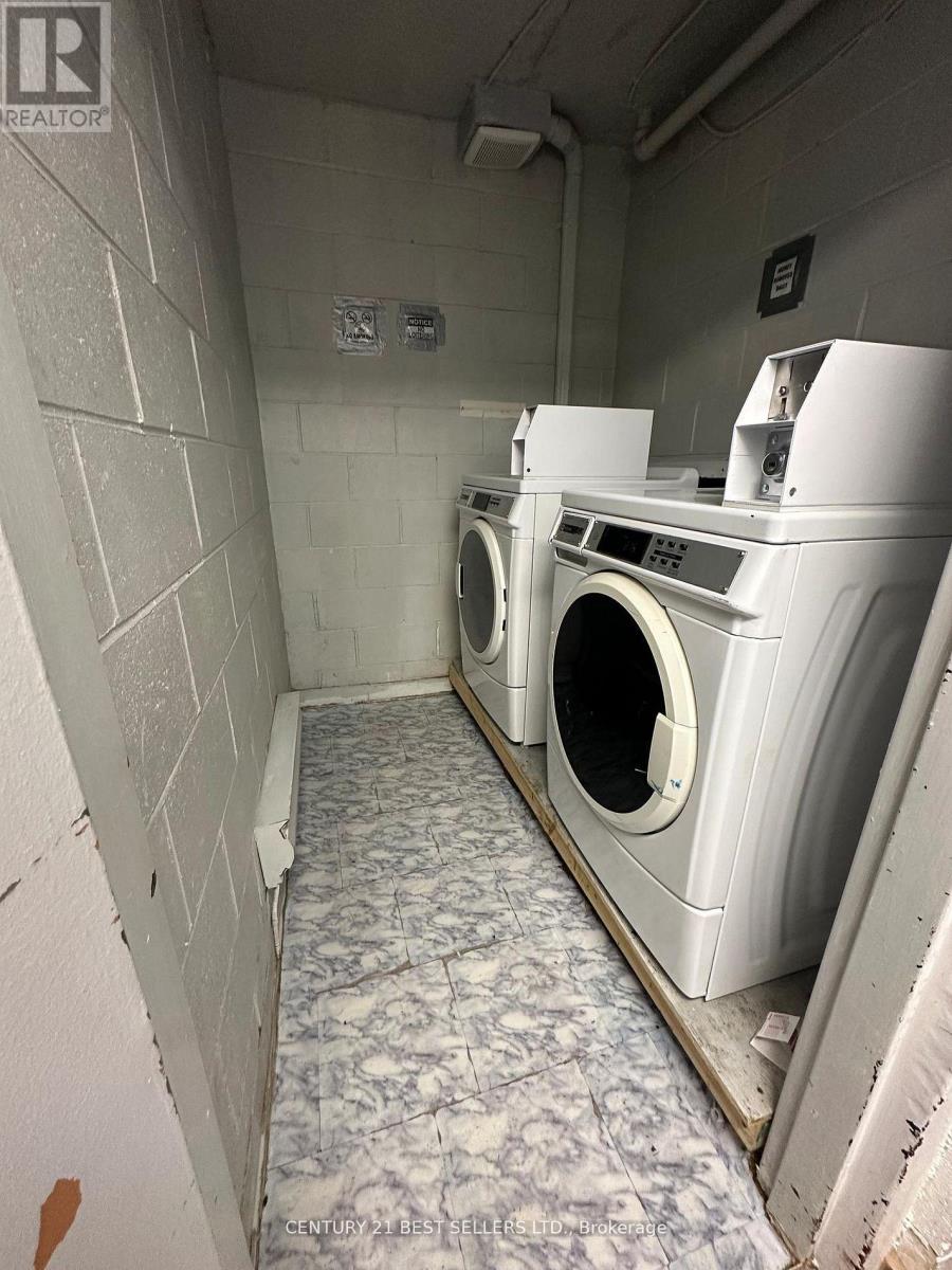 44 Central Avenue E, Brockville, Ontario  K6V 1W6 - Photo 7 - X12835398