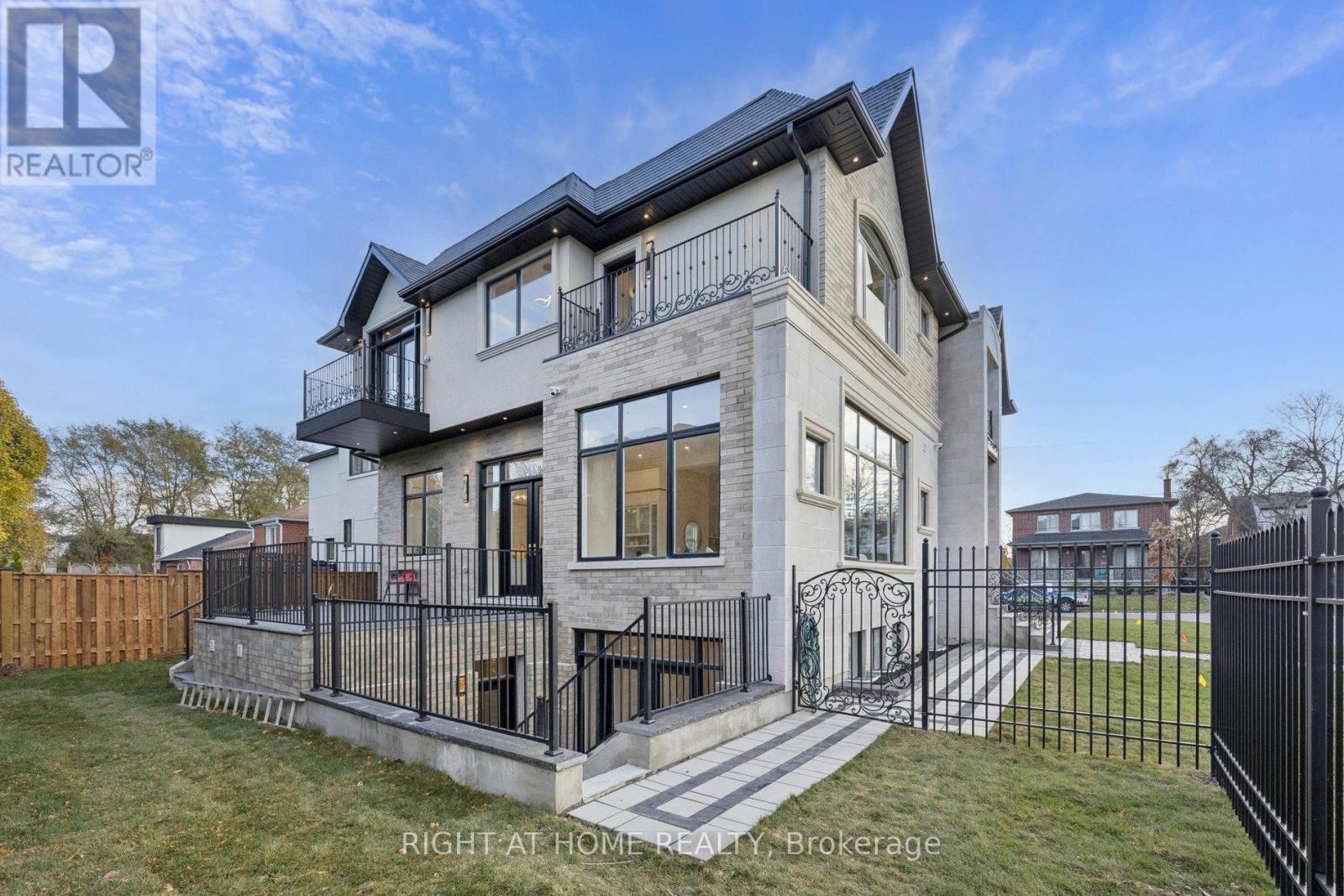 1 Lynnhaven Road, Toronto, Ontario  M6A 2K7 - Photo 48 - C12856830