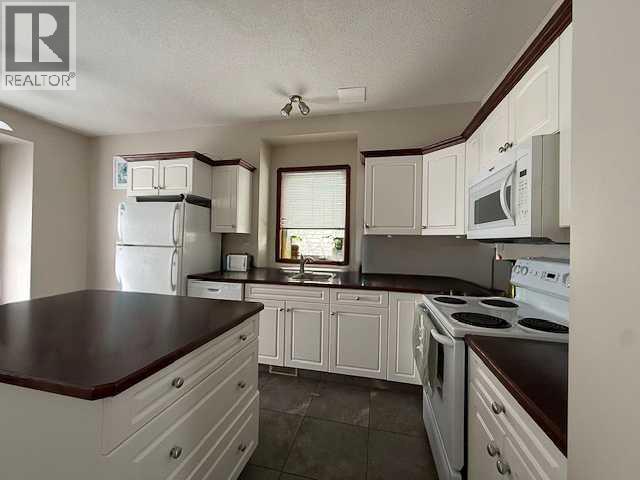 11 Abel Close, Red Deer, Alberta  T4R 2Y2 - Photo 6 - A2290242