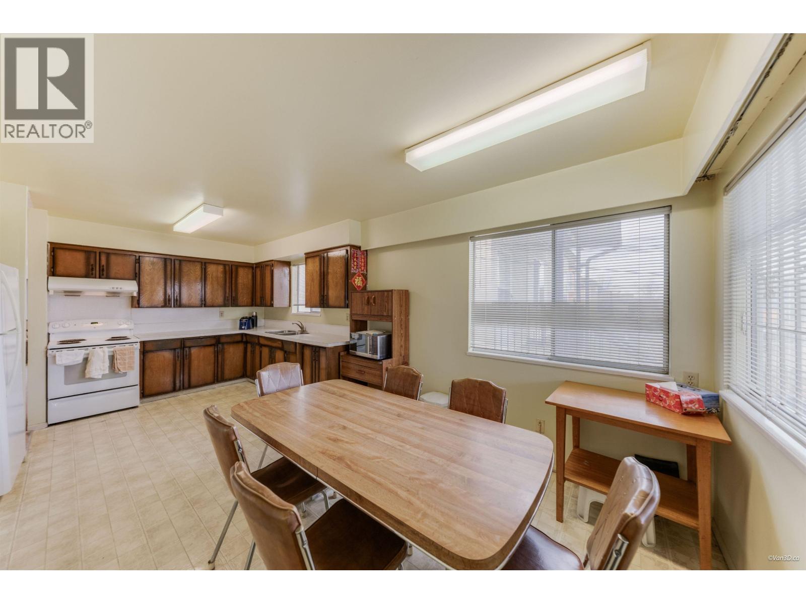 1961 E 50th Avenue, Vancouver, British Columbia  V5P 1V1 - Photo 11 - R3098551