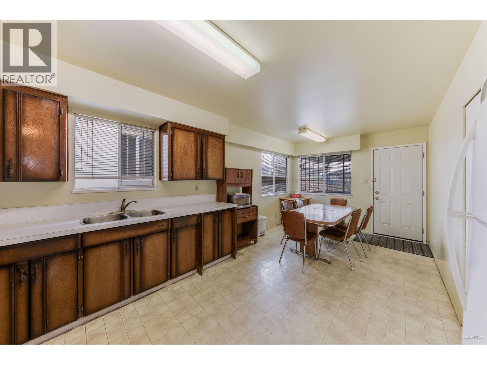 1961 E 50th Avenue, Vancouver, British Columbia  V5P 1V1 - Photo 15 - R3098551