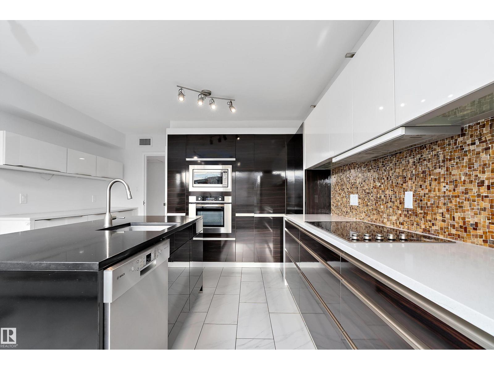 #203 9929 SASKATCHEWAN DR NW, edmonton, Alberta