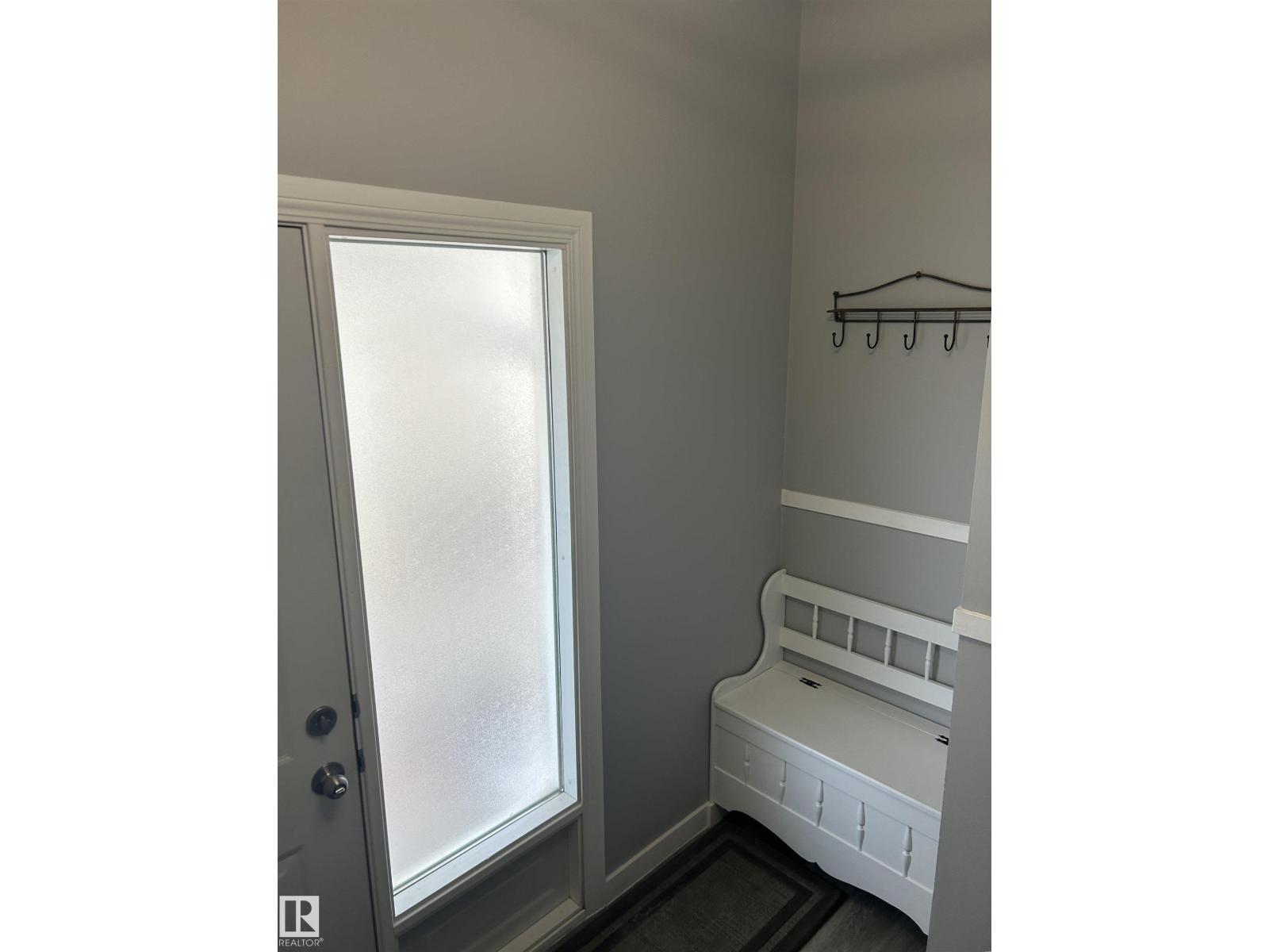 10426 27 Av Nw, Edmonton, Alberta  T6J 4J5 - Photo 3 - E4476760