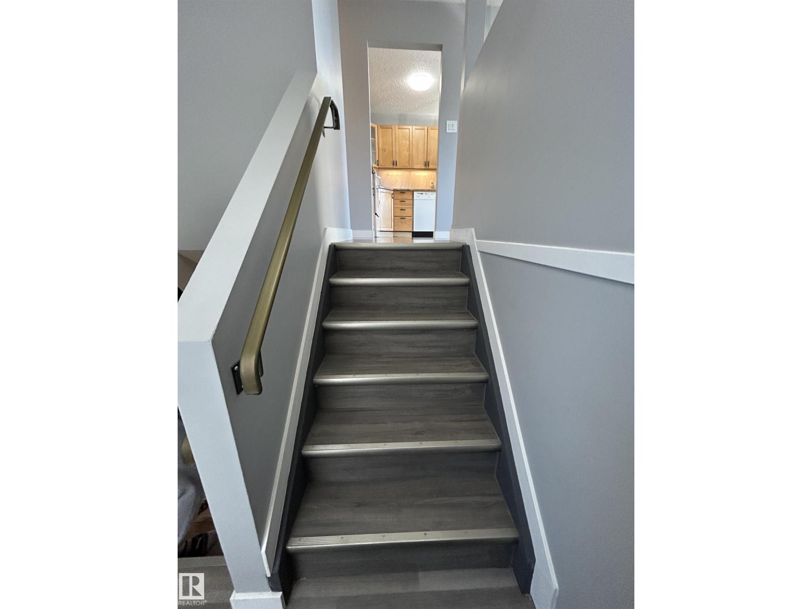 10426 27 Av Nw, Edmonton, Alberta  T6J 4J5 - Photo 5 - E4476760