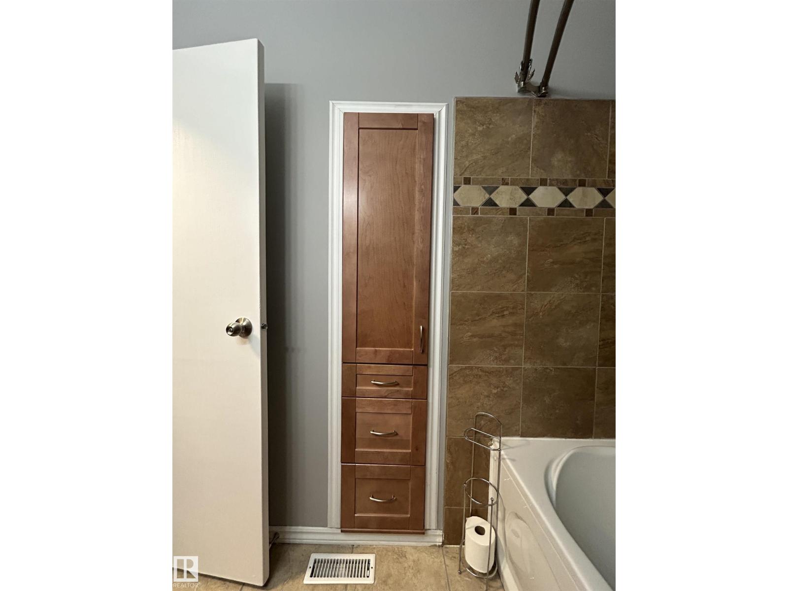 10426 27 Av Nw, Edmonton, Alberta  T6J 4J5 - Photo 20 - E4476760