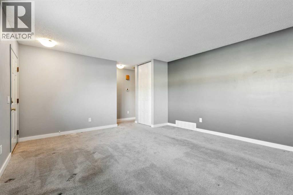 5423 Madigan Drive Ne, Calgary, Alberta  T2A 5T5 - Photo 16 - A2291849