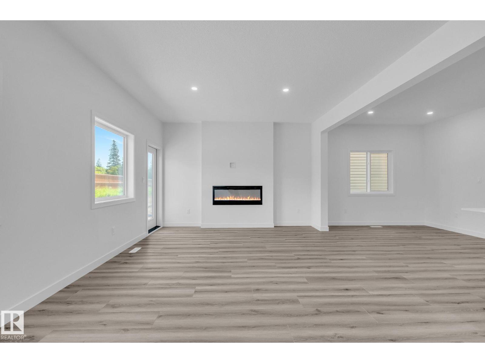 108 Royal Street, St. Albert, Alberta  T8N 7X4 - Photo 2 - E4476802