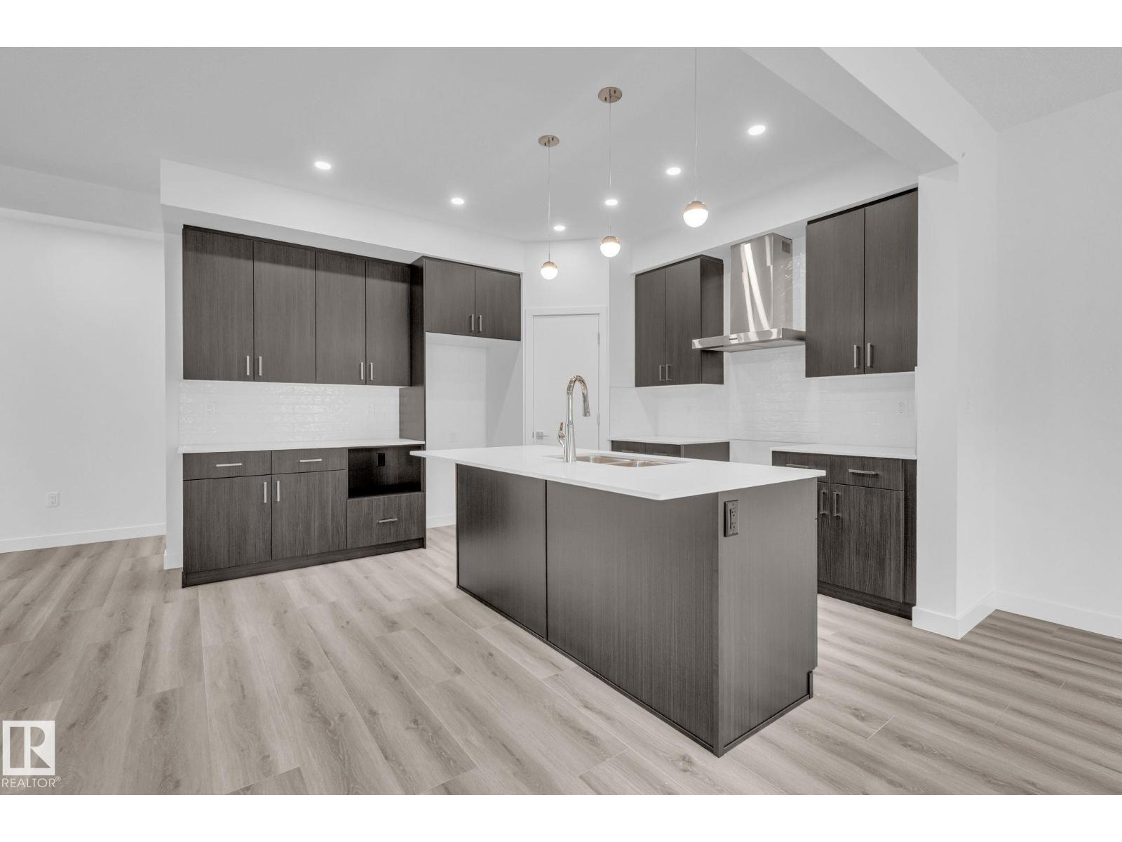 108 Royal Street, St. Albert, Alberta  T8N 7X4 - Photo 5 - E4476802