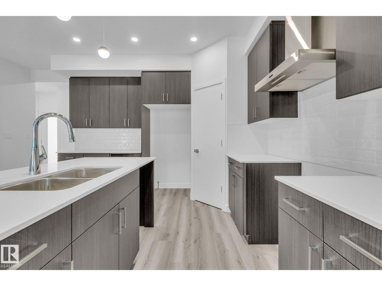 108 Royal Street, St. Albert, Alberta  T8N 7X4 - Photo 6 - E4476802