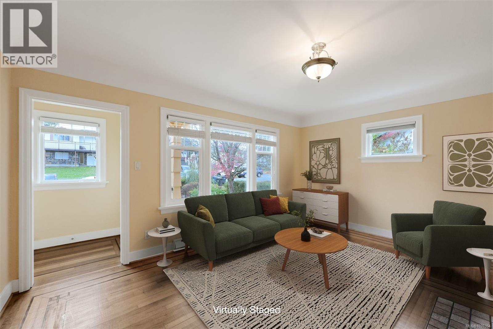 3312 Kingsley St, Saanich, British Columbia  V8P 4J9 - Photo 2 - 1026354