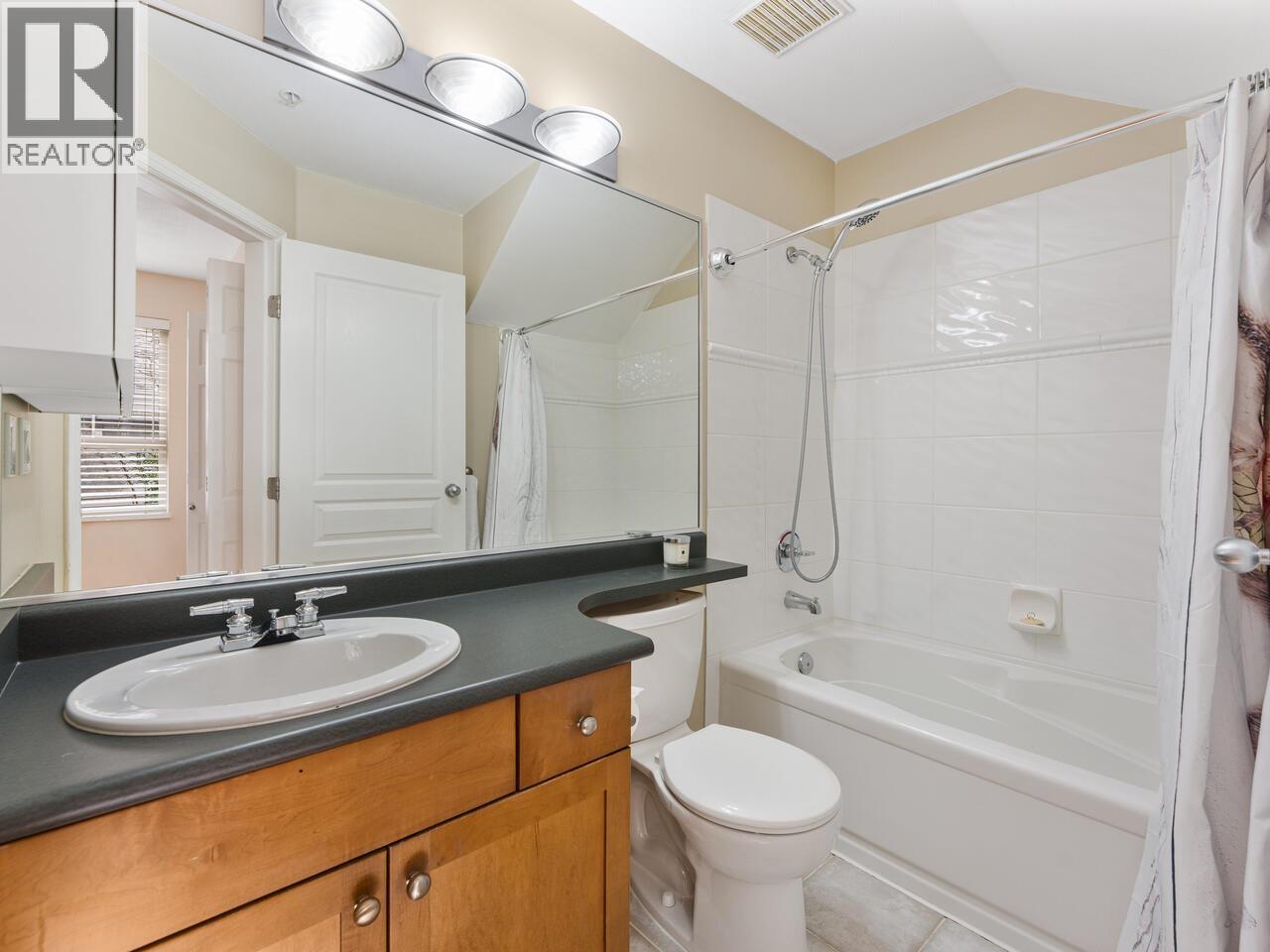 8 2375 W Broadway Street, Vancouver, British Columbia  V6K 2E6 - Photo 13 - R3097832