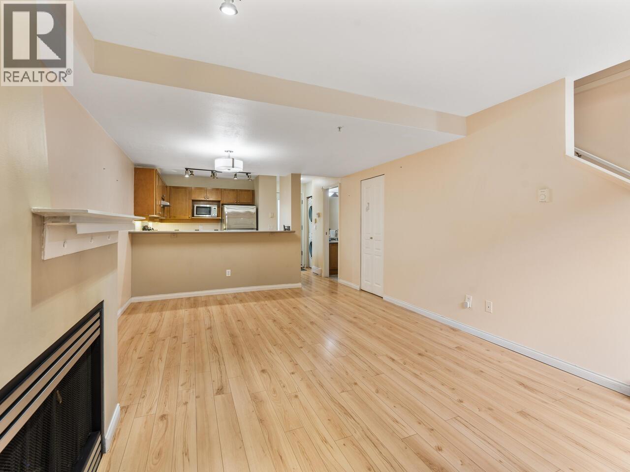 8 2375 W Broadway Street, Vancouver, British Columbia  V6K 2E6 - Photo 10 - R3097832