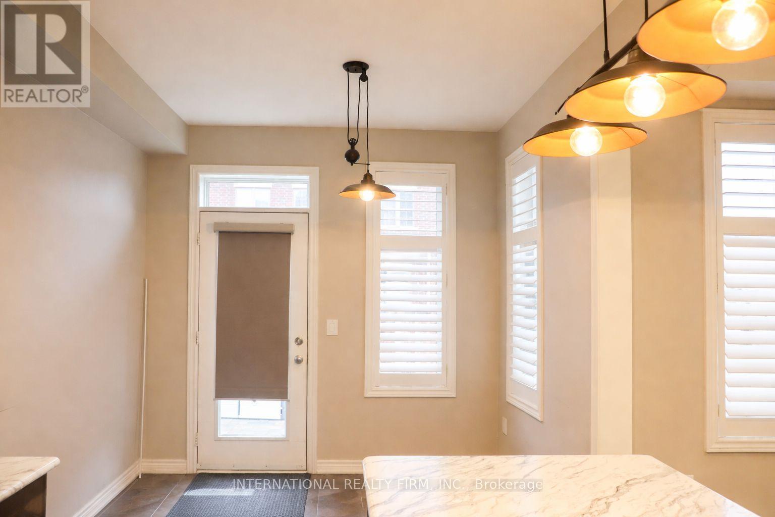 1477 Pratt Heights, Milton, Ontario  L9E 1J3 - Photo 6 - W12720764