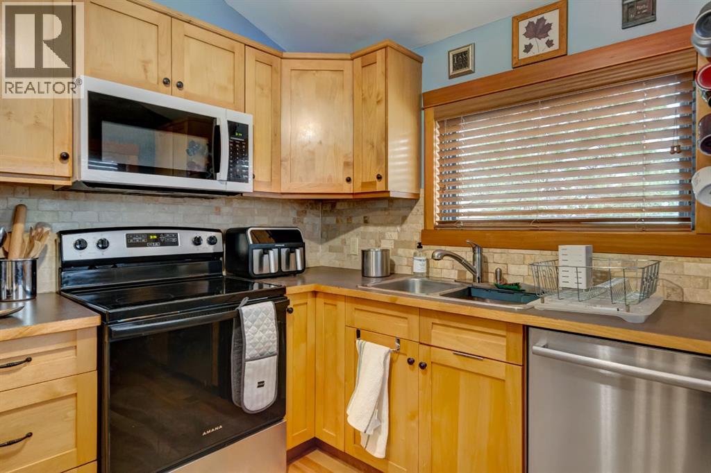 348 Pioneer Road, Canmore, Alberta  T1W 1C9 - Photo 14 - A2291330