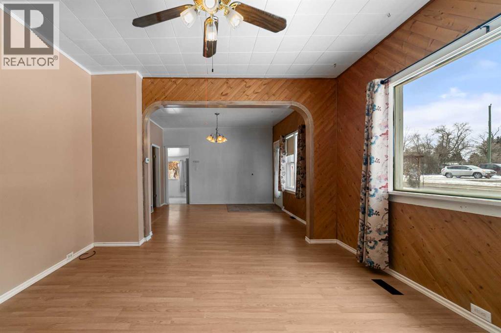 5018 50 Avenue, Sedgewick, Alberta  T0B 4C0 - Photo 7 - A2292198