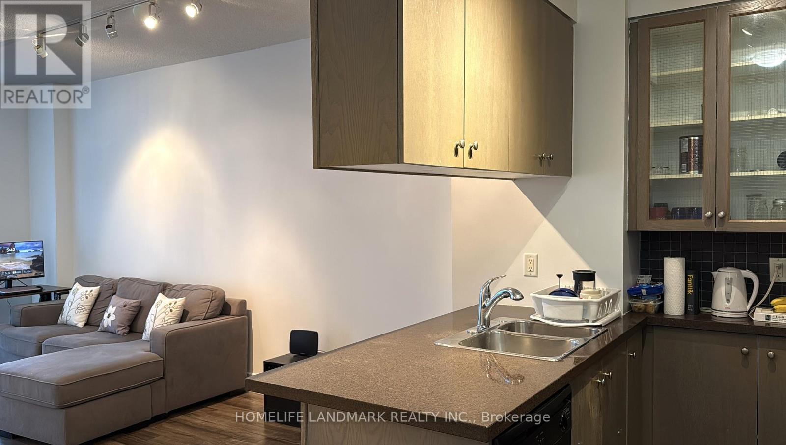 311 - 70 Alexander Street, Toronto, Ontario  M4Y 3B6 - Photo 6 - C12869112