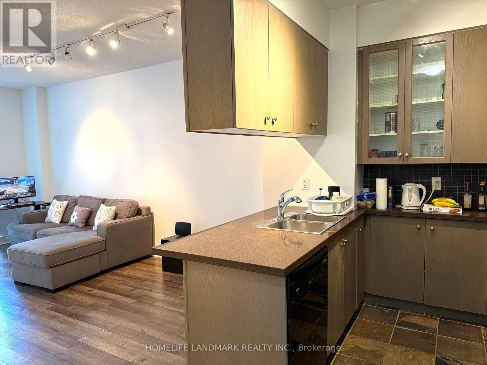 311 - 70 Alexander Street, Toronto, Ontario  M4Y 3B6 - Photo 7 - C12869112