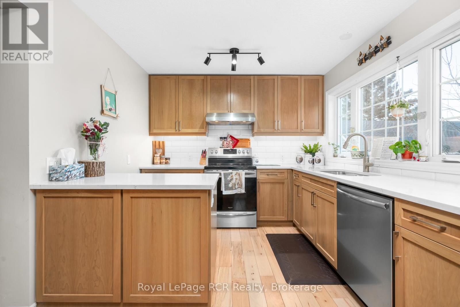 6206 12th Line, Minto, Ontario  N0G 1Z0 - Photo 9 - X12869072