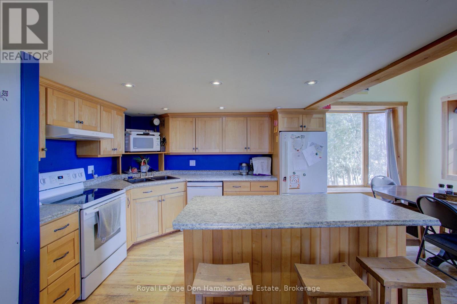 8539 Concession 8, Mapleton, Ontario  N0G 2K0 - Photo 12 - X12869106