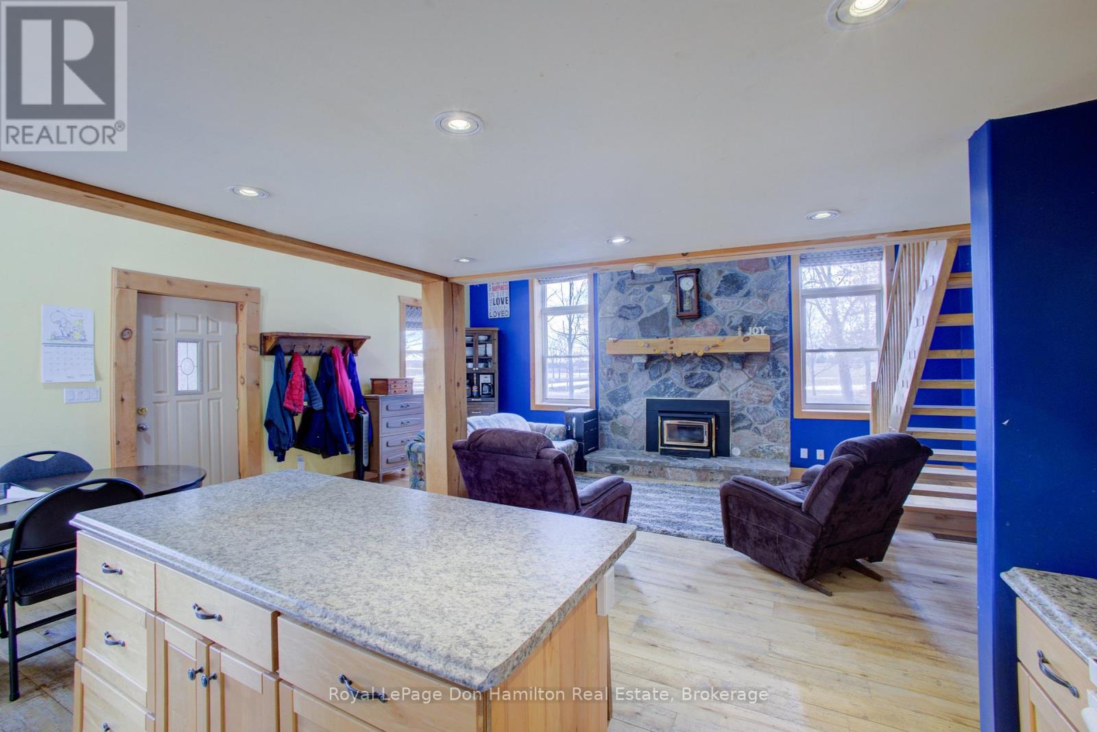 8539 Concession 8, Mapleton, Ontario  N0G 2K0 - Photo 14 - X12869106