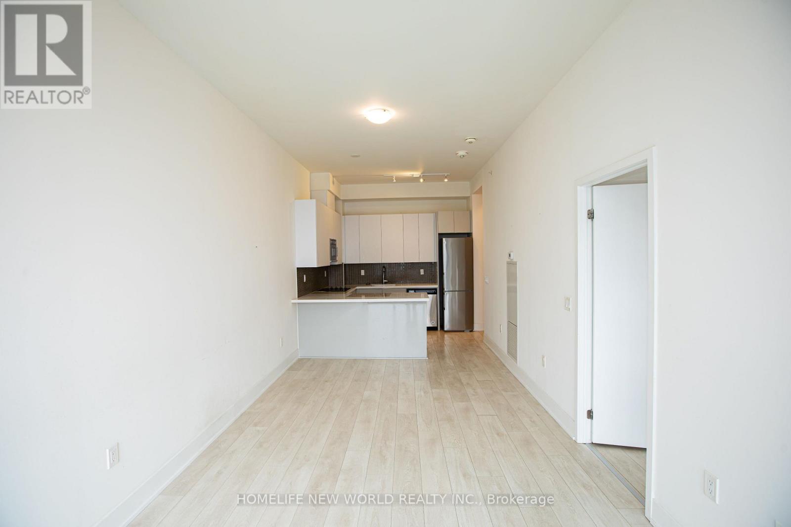 527 - 2908 Highway 7 Road, Vaughan, Ontario  L4K 0K5 - Photo 4 - N12869080