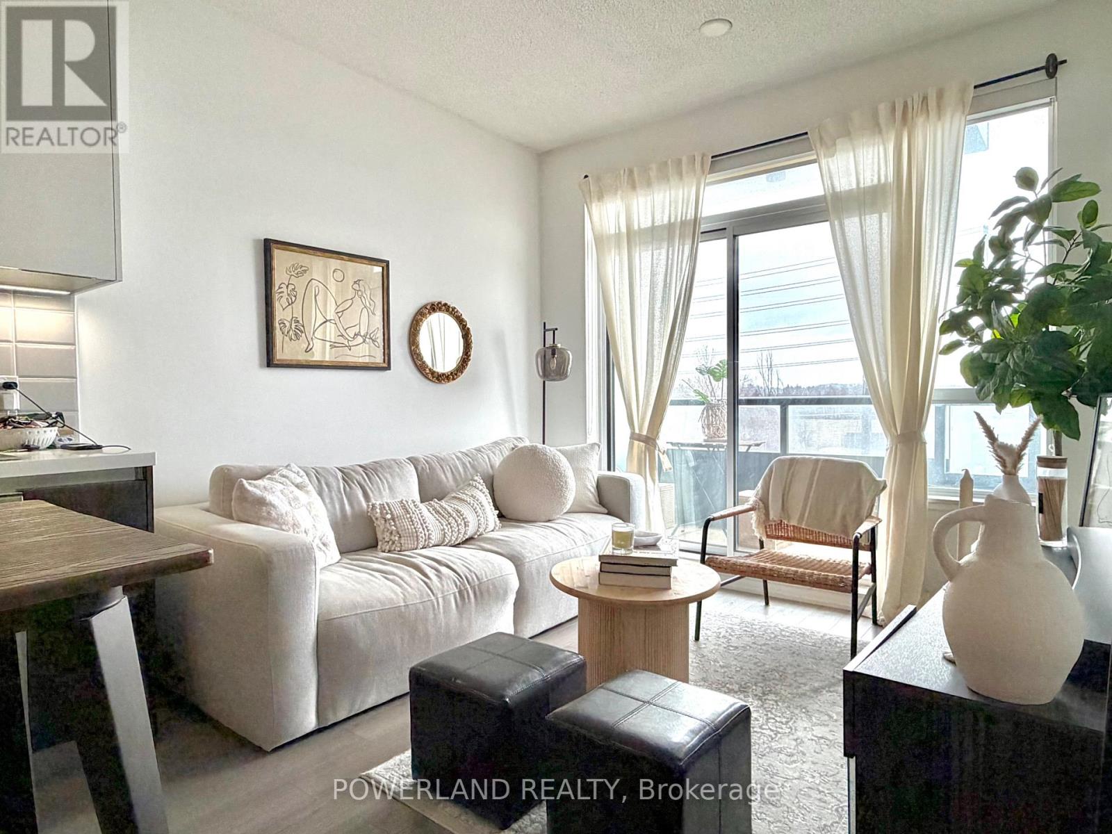 521 - 25 Water Walk Drive, Markham, Ontario  L6G 0G3 - Photo 2 - N12869104