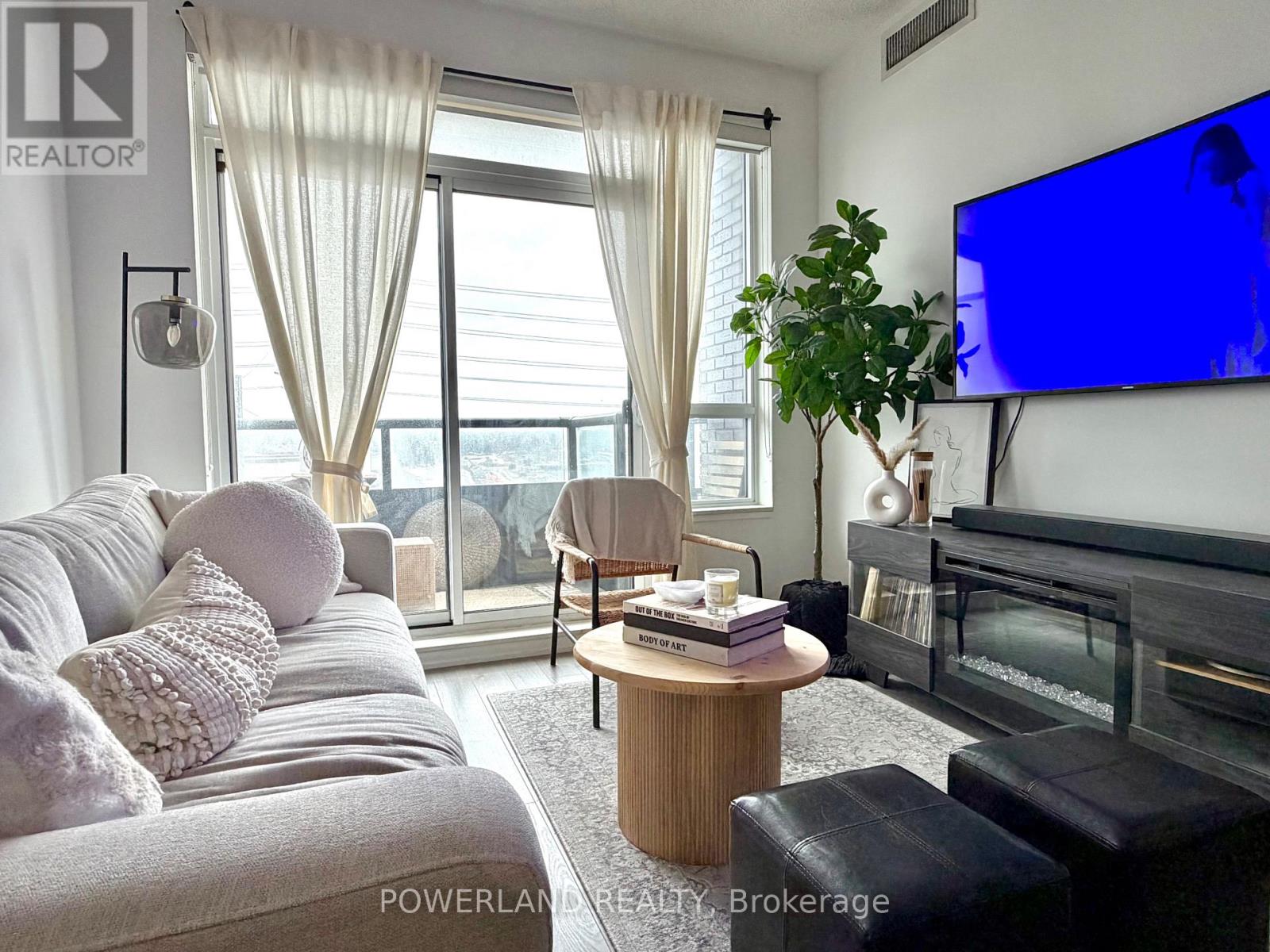 521 - 25 Water Walk Drive, Markham, Ontario  L6G 0G3 - Photo 3 - N12869104