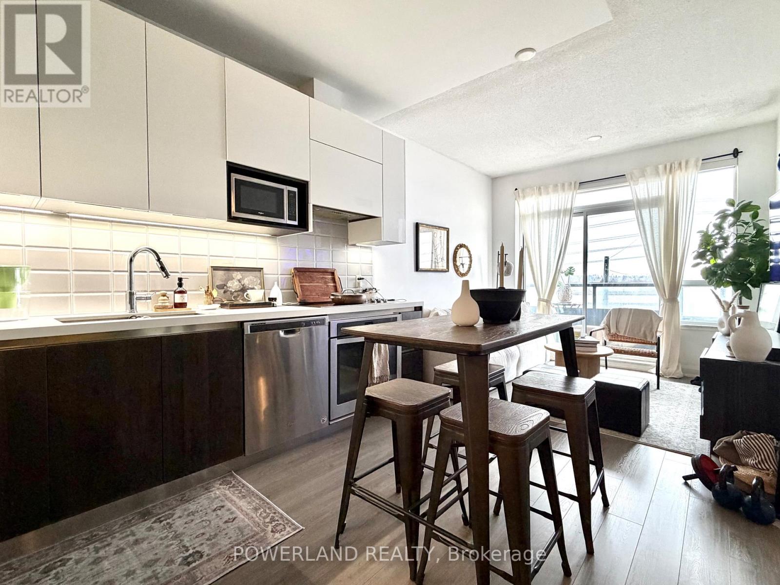 521 - 25 Water Walk Drive, Markham, Ontario  L6G 0G3 - Photo 4 - N12869104