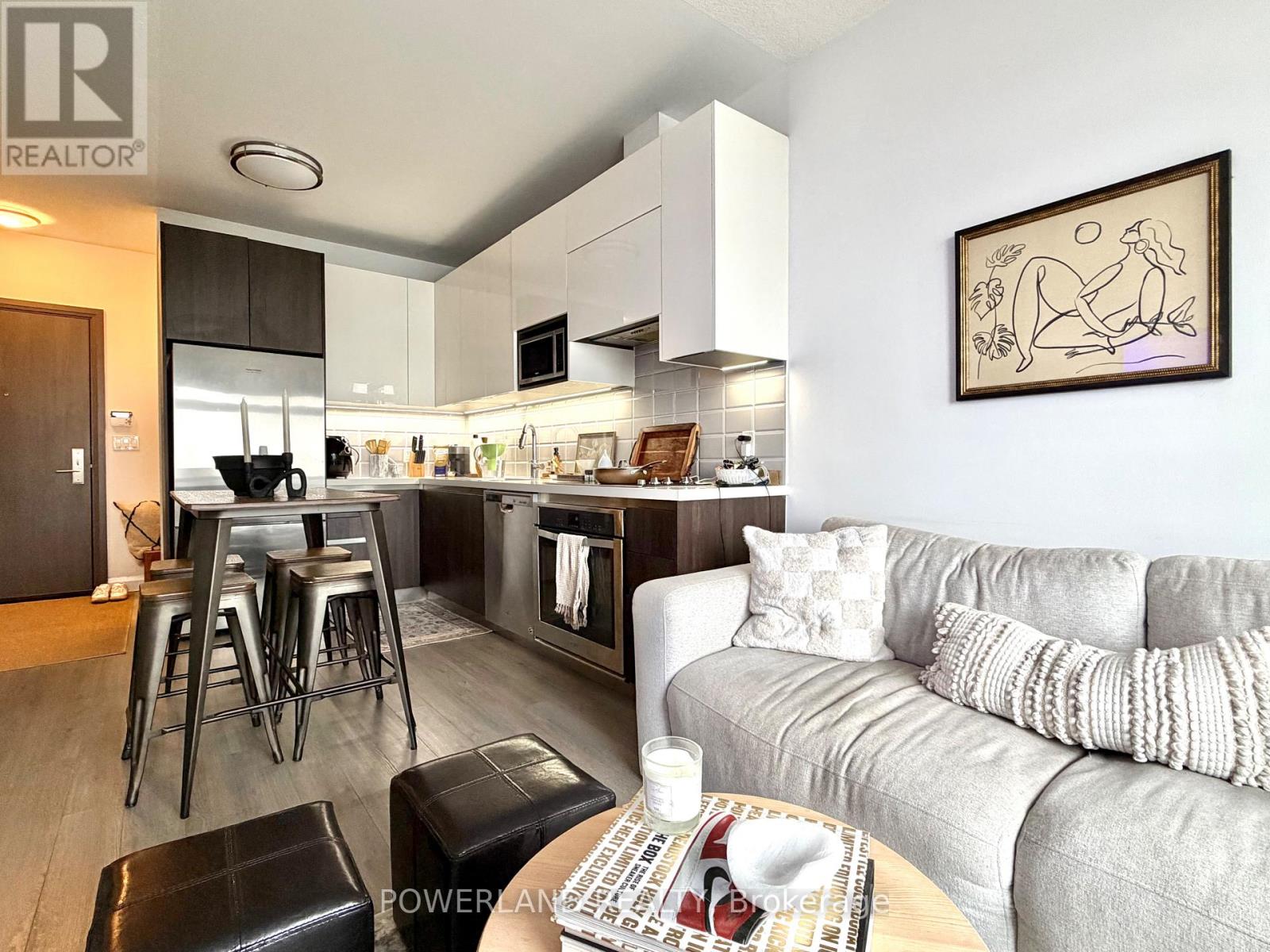 521 - 25 Water Walk Drive, Markham, Ontario  L6G 0G3 - Photo 5 - N12869104