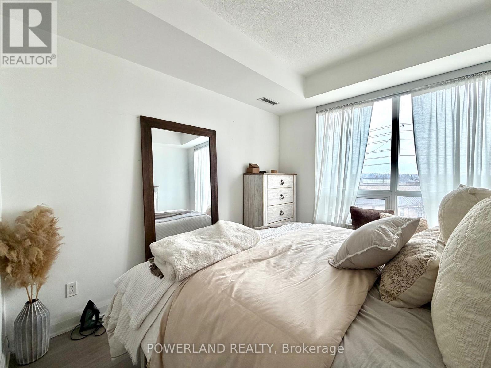 521 - 25 Water Walk Drive, Markham, Ontario  L6G 0G3 - Photo 8 - N12869104