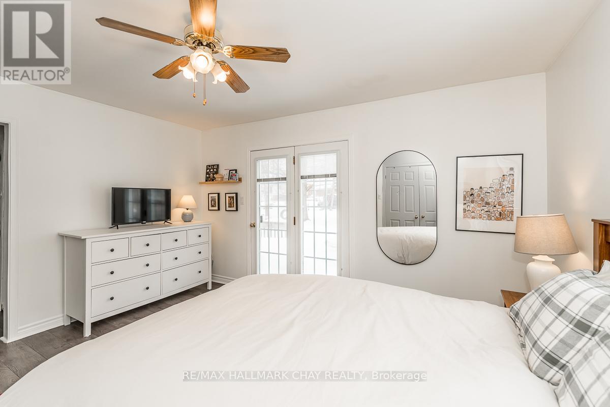 960 Gilmore Avenue, Innisfil, Ontario  L0L 1W0 - Photo 18 - N12869114